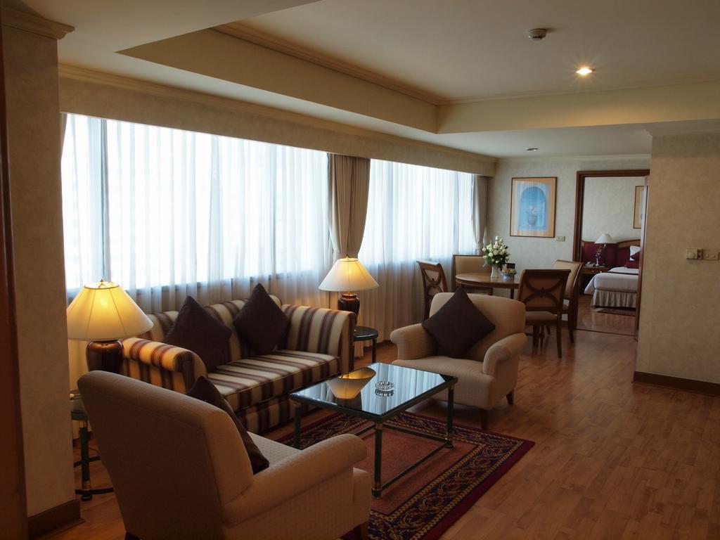 Rembrandt Suites Banguecoque Exterior foto