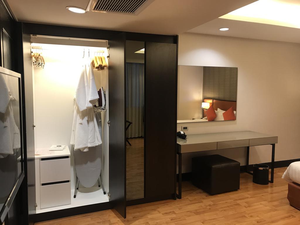 Rembrandt Suites Banguecoque Exterior foto